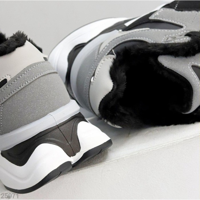 Кросівки жіночі еко-шкіра/еко-замша чорні зима на 35,36р