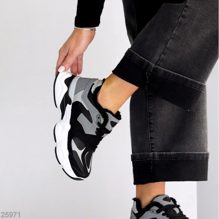 Кросівки жіночі еко-шкіра/еко-замша чорні зима на 35,36р