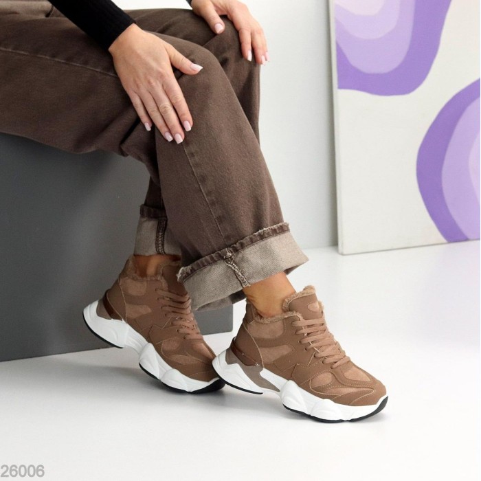 КросІвки жіночі еко-замша колір-беж зима на 35.5р.