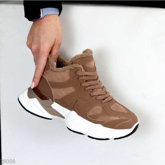 КросІвки жіночі еко-замша колір-беж зима на 35.5р.