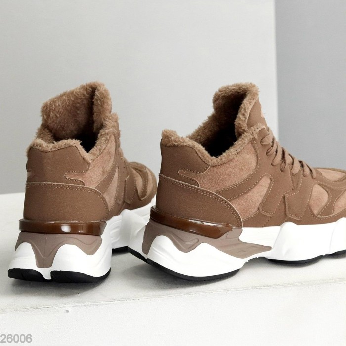 КросІвки жіночі еко-замша колір-беж зима на 35.5р.