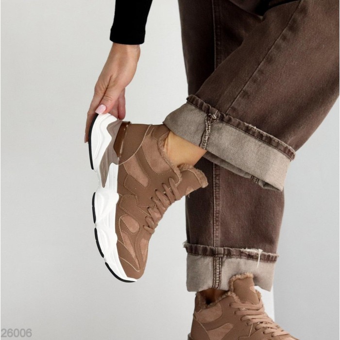 КросІвки жіночі еко-замша колір-беж зима на 35.5р.