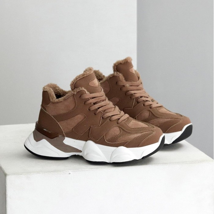 КросІвки жіночі еко-замша колір-беж зима на 35.5р.