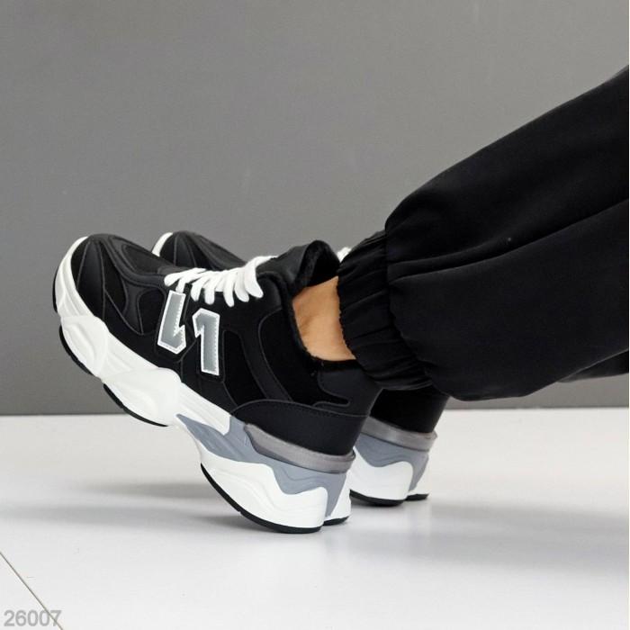 Кросівки жіночи еко-шкіра/еко-замша чорні на 36р.