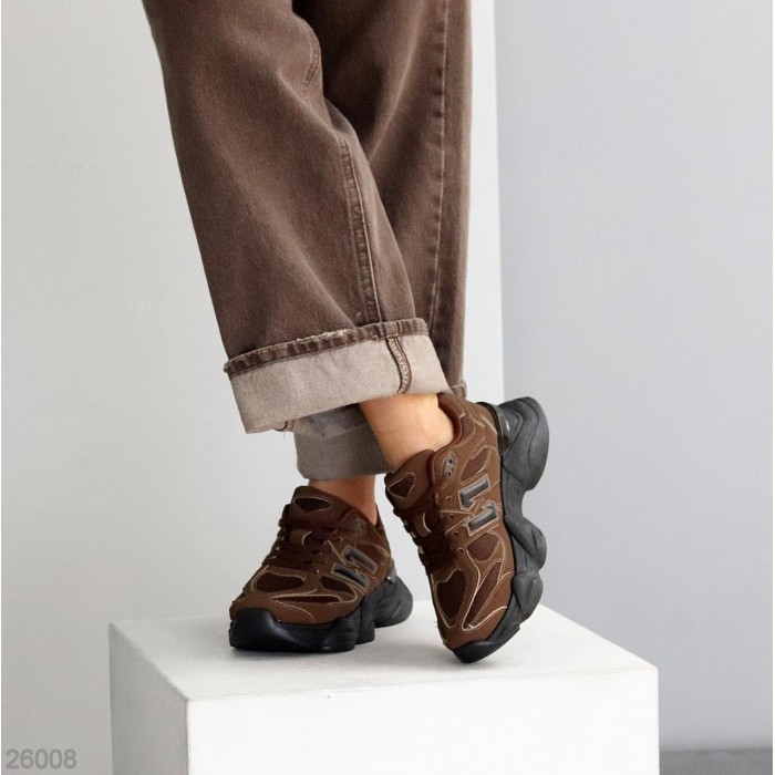 КросІвки жіночі еко-замша колір-шоколад на 35.5,36,37,38р.