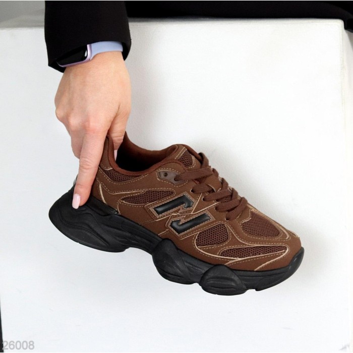 КросІвки жіночі еко-замша колір-шоколад на 35.5,36,37,38р.