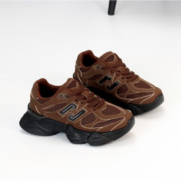 КросІвки жіночі еко-замша колір-шоколад на 35.5,36,37,38р.