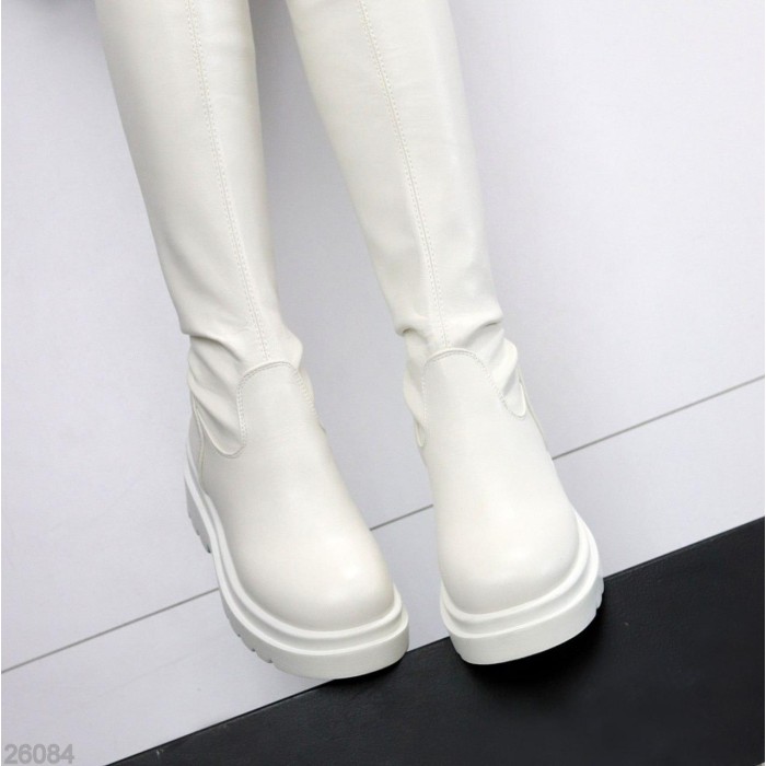 Ботфорти жіночі еко-шкіра колір-білий єврозима на 35.5,36,40р