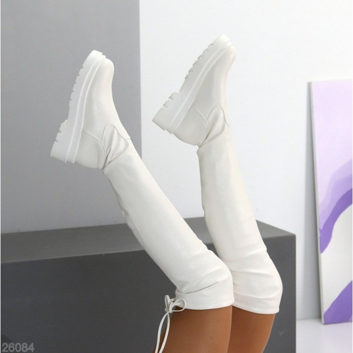 Ботфорти жіночі еко-шкіра колір-білий єврозима на 35.5,36,40р