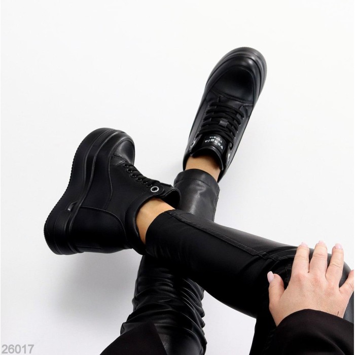 Снікерси жіночі екошкіра чорні зима на 37,38р