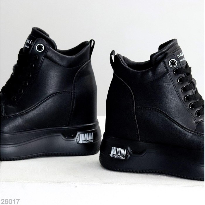 Снікерси жіночі екошкіра чорні зима на 37,38р