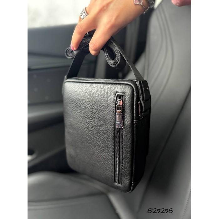 Сумка чоловіча Кросбоді 3 відділення натуральна шкіра Чорна