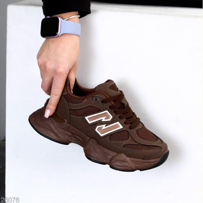 КросІвки жіночі еко-замша колір-шоколад на 35.5р.