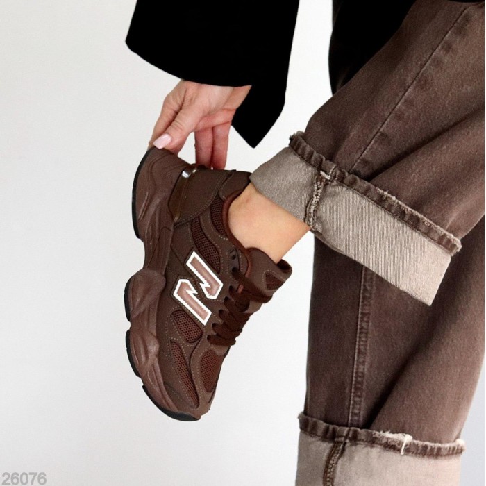 КросІвки жіночі еко-замша колір-шоколад на 35.5р.