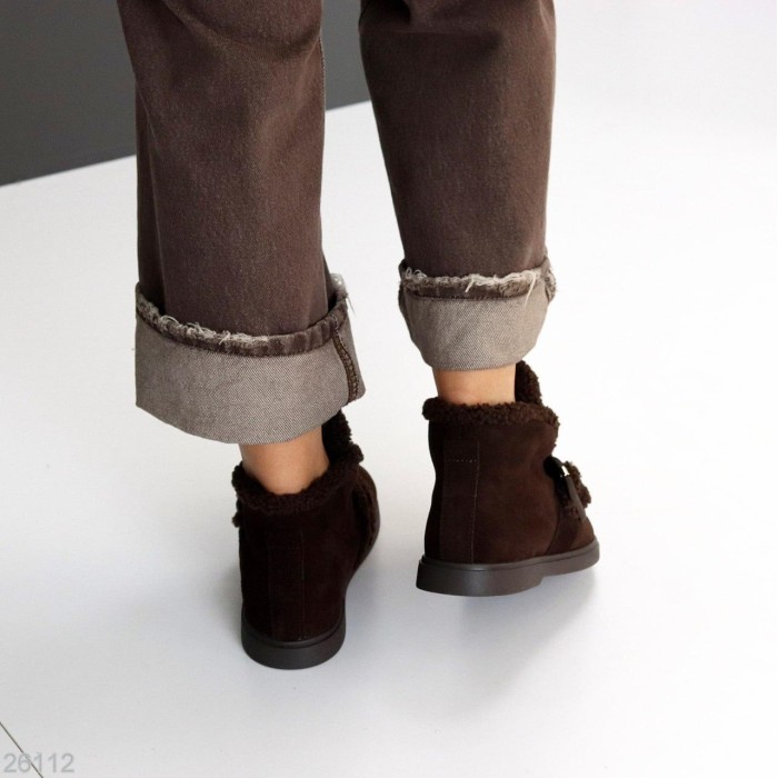 Кросівки/автоледі жіночі натуральна замша колір-шоколад зима на 35.5р.