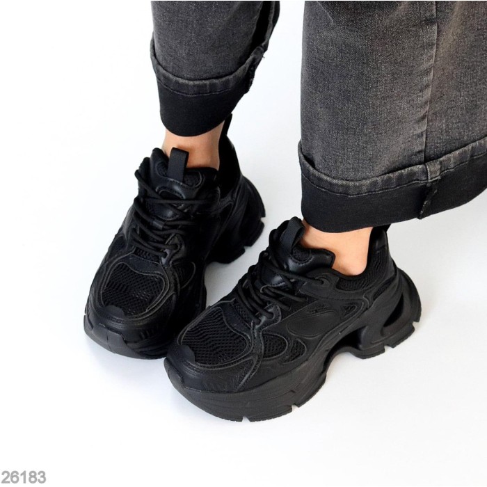 Стильні кросівки натуральна шкіра чорні на 37,39р