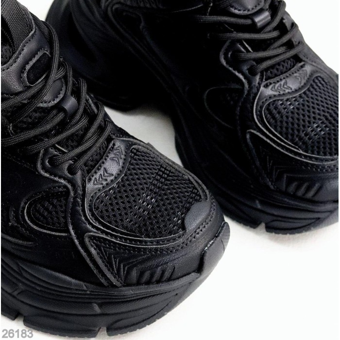 Стильні кросівки натуральна шкіра чорні на 37,39р