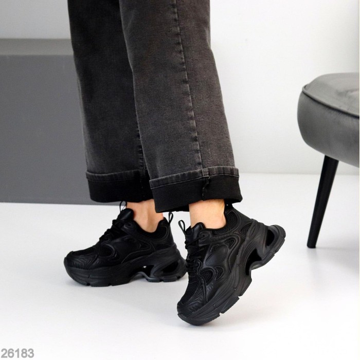 Стильні кросівки натуральна шкіра чорні на 37,39р