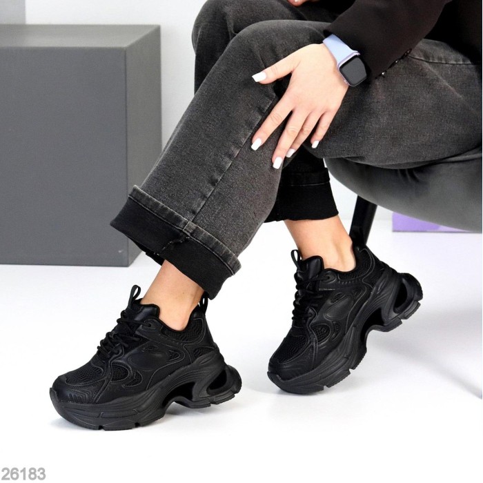 Стильні кросівки натуральна шкіра чорні на 37,39р