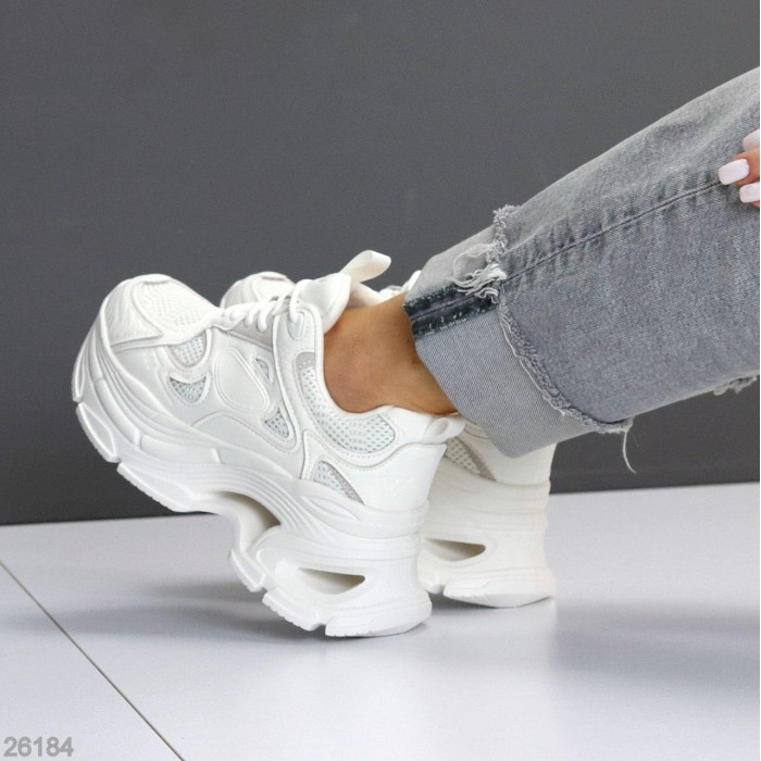 Кросівки жіночі натуральна шкіра біліна на 35.5,36,38р