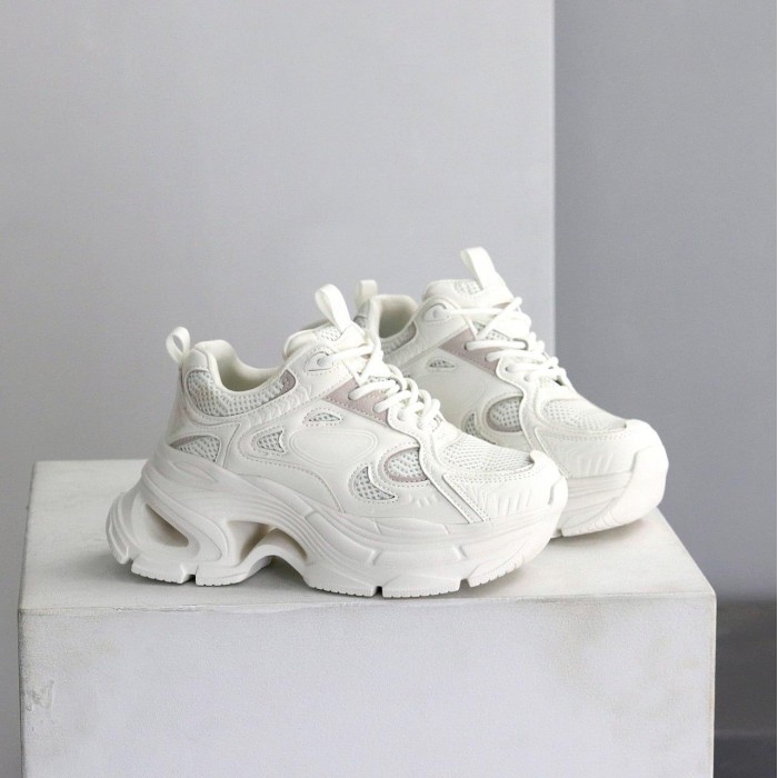 Кросівки жіночі натуральна шкіра біліна на 35.5,36,38р