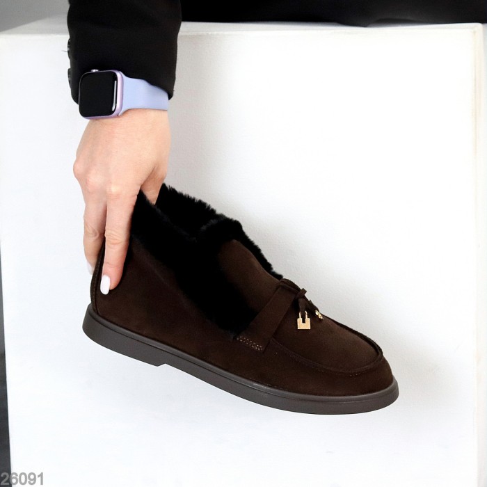 Стильні замшеві лофери утеплені колір Шоколад з опушкою 40р