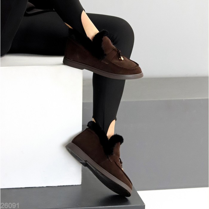 Стильні замшеві лофери утеплені колір Шоколад з опушкою 40р