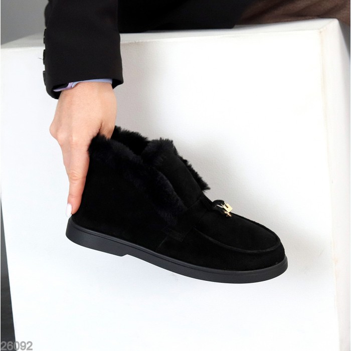 Стильні утеплені замшеві чорні лофери з опушкою 36р