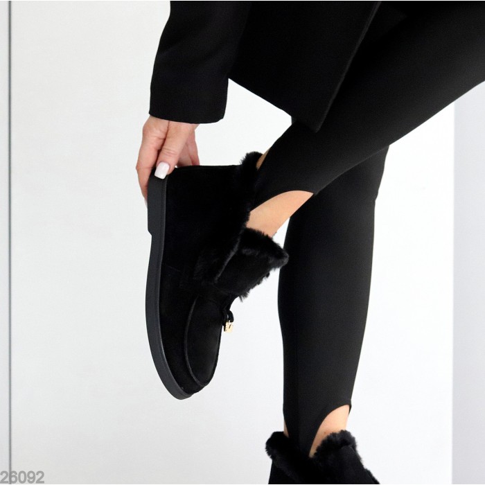 Стильні утеплені замшеві чорні лофери з опушкою 36р