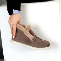 Стильные утепленные замшевые бежевые лоферы с опушкой 36р