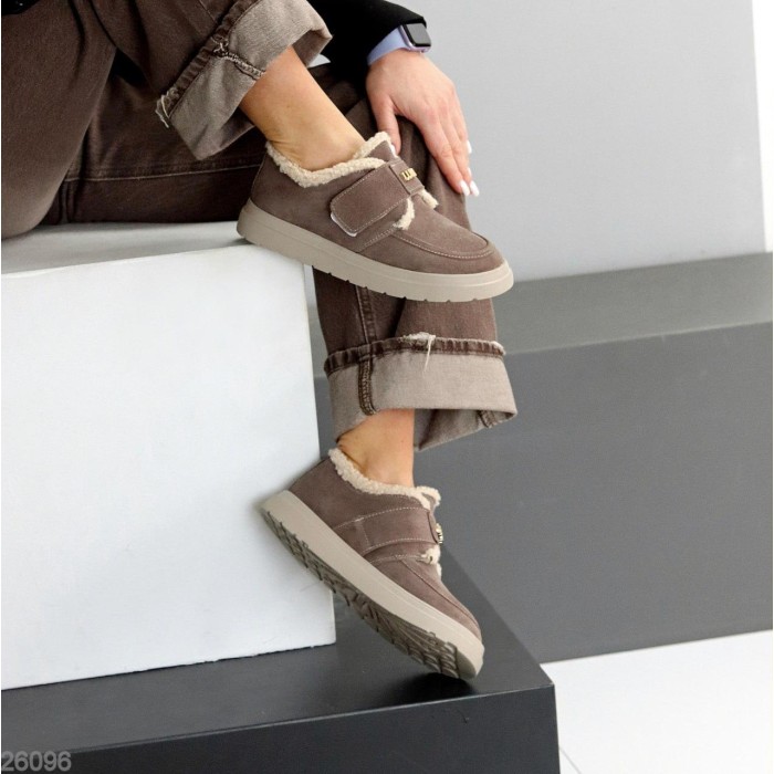 Кросівки/автоледі жіночі натуральна замша колір-беж зима на 35.5р.