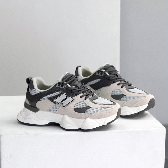 Кросівки жіночі натуральна шкіра/замша сірі на 35.5,36,37р