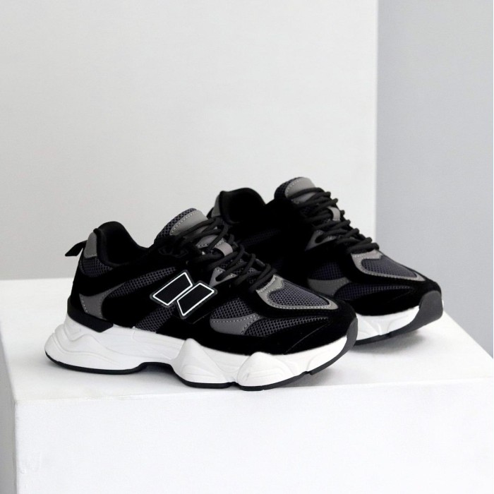 Кроссовки женские натуральная кожа/замша черные на 35.5,36,37,41р.