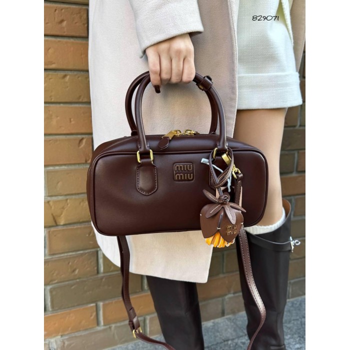 Сумка жіноча МіуМіу з брелком натуральна шкіра Шоколад