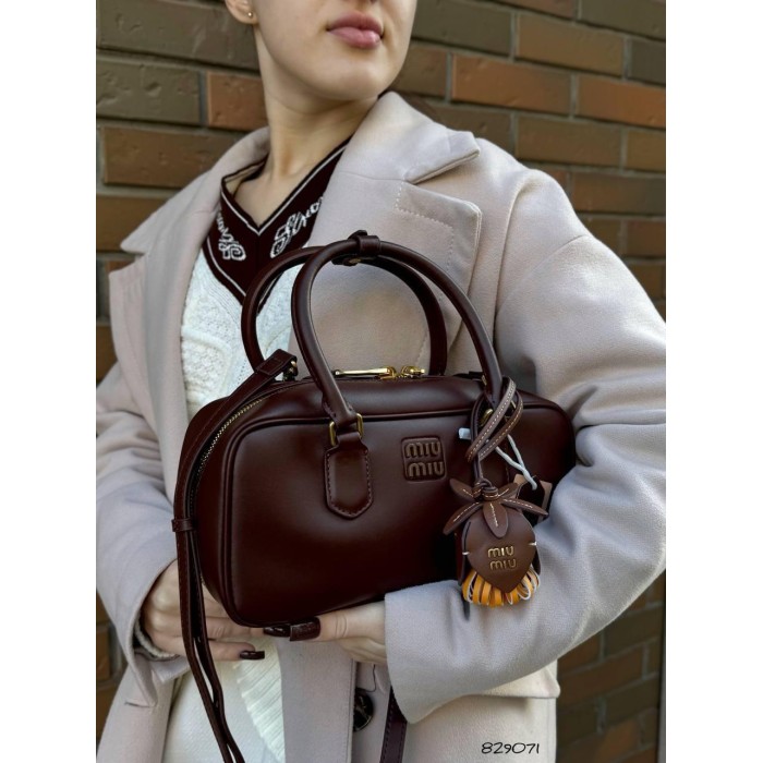 Сумка жіноча МіуМіу з брелком натуральна шкіра Шоколад