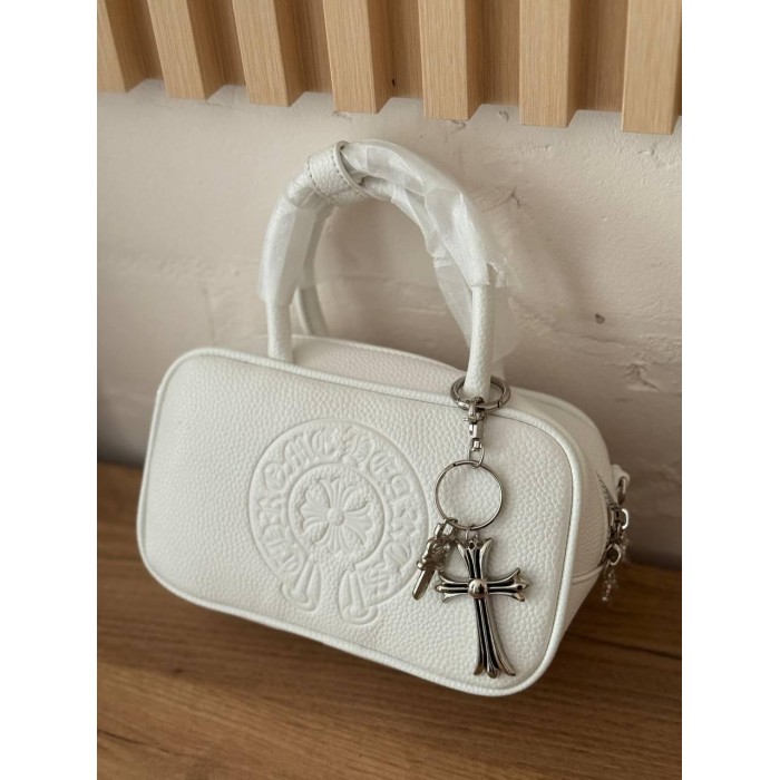 Сумка жіноча з брелоком натуральна шкіра фурнітура срібло Біла,Чорна