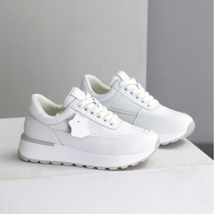 Кросівки жіночі натуральна шкіра білі на 35.5,36,37,39,41р.