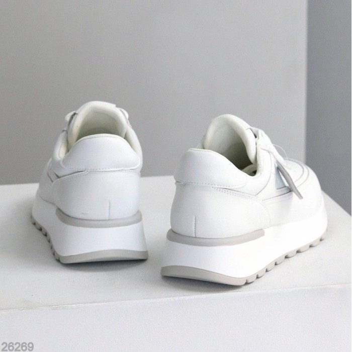 Кросівки жіночі натуральна шкіра білі на 35.5,36,37,39,41р.