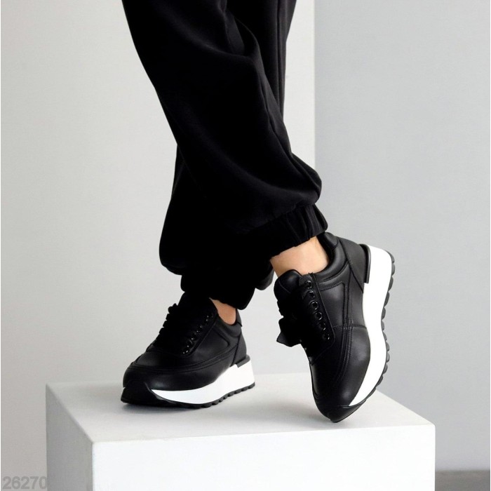 Кросівки жіночі натуральна шкіра чорні на 35.5,36,39р