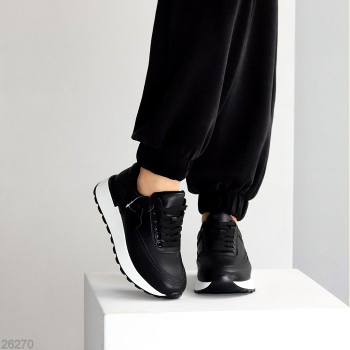 Кросівки жіночі натуральна шкіра чорні на 35.5,36,39р