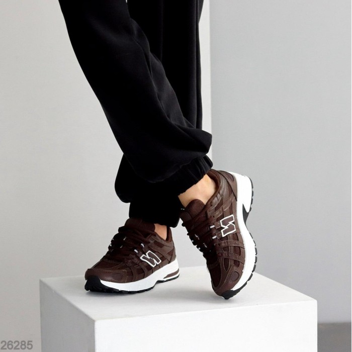 Кросівки жіночі еко-шкіра колір-шоколад на 35.5,37,38,39,40р.