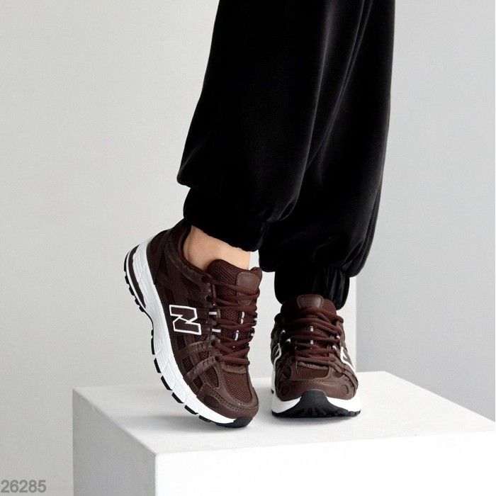 Кросівки жіночі еко-шкіра колір-шоколад на 35.5,37,38,39,40р.