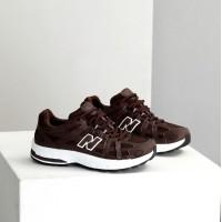 Кроссовки женские эко-кожа цвет-шоколад на 35.5,37,38,39,40р.