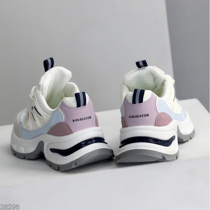 Кроссовки женские эко-кожа/эко-замша белые на 35.5,36,37,38р.