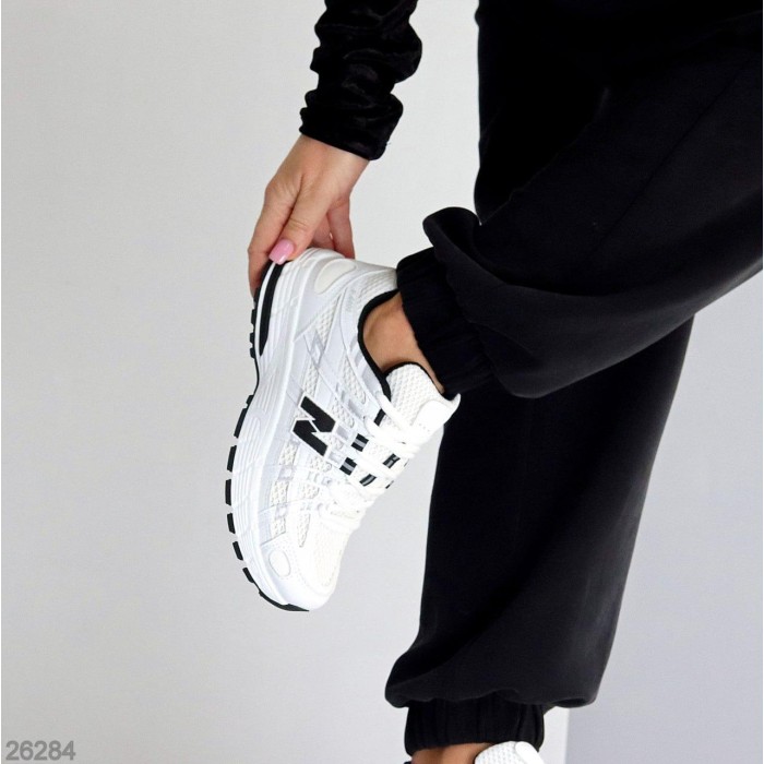 Кросівки жіночі еко-шкіра колір-білий на 35.5,37,39р