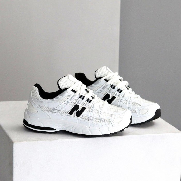 Кросівки жіночі еко-шкіра колір-білий на 35.5,37,39р