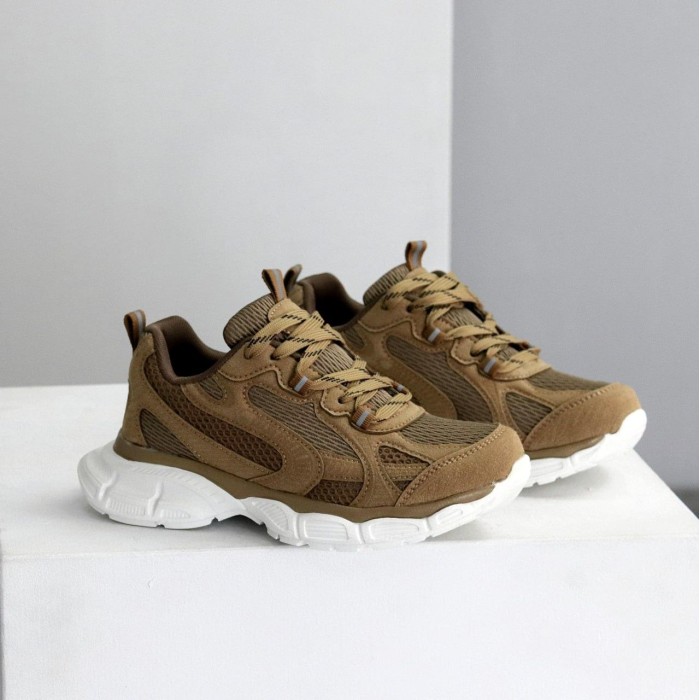 Кросівки жіночі натуральна замша колір беж на 35.5,36,37,38,40р