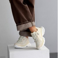 Кроссовки женские натуральная замша цвет-беж на 35.5,36,37,38,40р.