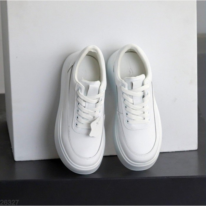 Кросівки жіночі натуральна шкіра білі 38,39.40,41р