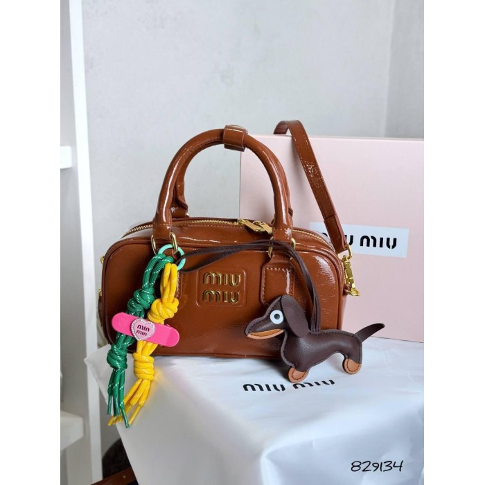 Сумка жіноча з брилками натуральна шкіра лак Чорна, Кемел